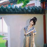【汉服妆造】开封宋仕女：妆成汴京一梦，衣香鬓影入画来