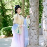 佳人入画来：汉服写真里的眉目流转，一帧一幅皆丹青