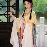 【汉服写真】梦回红楼：小姐裙裾翩跹，宛如绢中仙娥