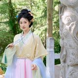 佳人入画来：汉服写真里的眉目流转，一帧一幅皆丹青