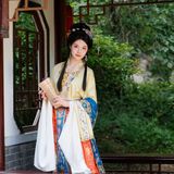 【汉服写真】梦回红楼：小姐裙裾翩跹，宛如绢中仙娥