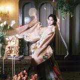【汉服写真】明华堂汉洋折中花狸 撷一袭春日华裳