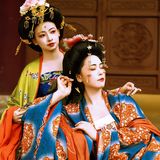 【汉服写真】大唐双姝：并立春风里，一袭齐整唐妆共此华年