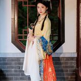 【汉服写真】梦回红楼：小姐裙裾翩跹，宛如绢中仙娥