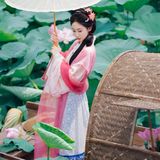 【汉服写真】沈阳荷花乌篷船：误入藕花深处，一棹摇碎满池夏