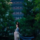 【汉服写真】她从画中走来：衣袂染古意，一顾一盼皆成诗