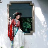 眉间春色