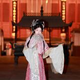 光影织古意：一组汉服人像写真里的构图与氛围之美