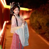光影织古意：一组汉服人像写真里的构图与氛围之美