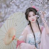 凝眸杏花深