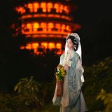 【汉服写真】妙玉临风：素玉垂纱，一袭缟素写尽孤洁
