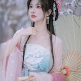凝眸杏花深