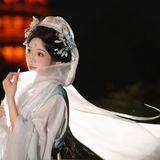 【汉服写真】妙玉临风：素玉垂纱，一袭缟素写尽孤洁