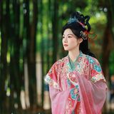 【汉服写真】瑶池仙子：本是天上客，误落人间作仕女