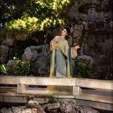 【汉服写真】神仙仕女图：一庭草木半卷清风，偷得浮生半日闲
