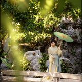 【汉服写真】神仙仕女图：一庭草木半卷清风，偷得浮生半日闲