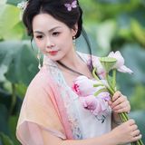 【汉服写真】宋衫碧荷：轻倚塘畔，人面芙蓉两相扬