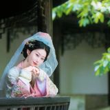 花间弄影