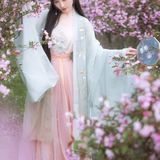 汉服佳人｜青衫罗袖拂花枝，一溪春水照海棠