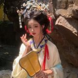 是风动还是心动｜清冷回眸汉服写真