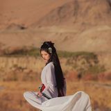 裙浪随风