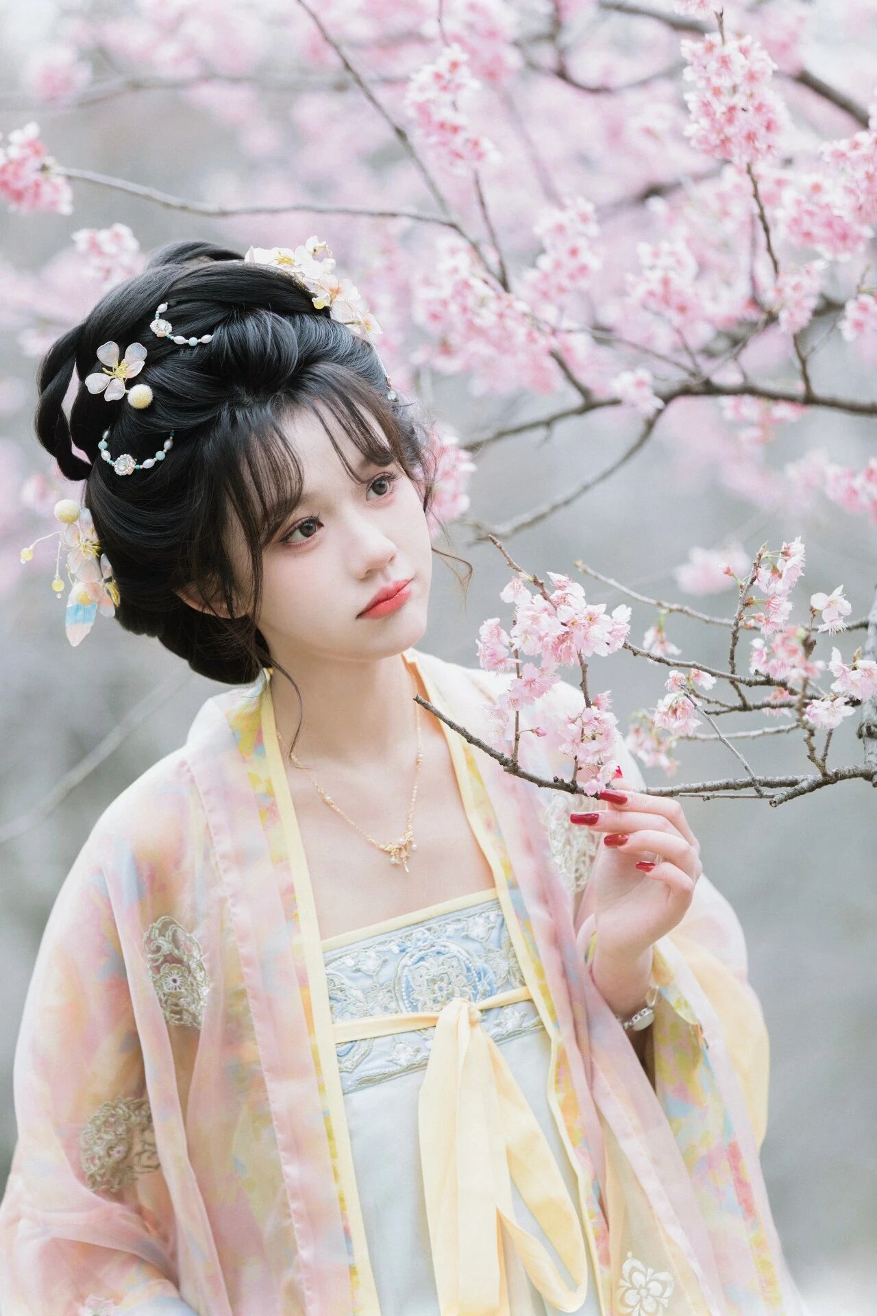 花间低语