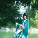 山居小坐，不说话听风从山那边过来