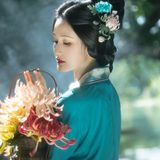 一山一衫，山是大的衣衣是小的山