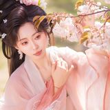 【汉服写真】执扇粉裳惹春风 浅粉国风入画来