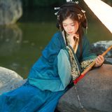 【汉服写真】先秦一梦广袖揽碎金 青龙寺下衣袂生辉