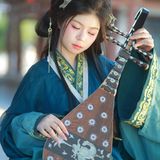 【汉服写真】先秦一梦广袖揽碎金 青龙寺下衣袂生辉