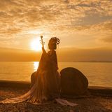 夕照 · 团扇剪影 逆光第10帧/11·横幅