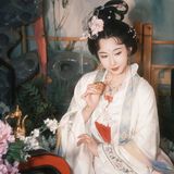 嫦娥 · 月下影棚 影棚第8帧/10·竖幅