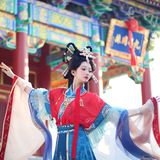 朱墙宫苑 · 嫦娥拂袖 唐制第7帧/8·竖幅