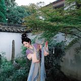 紫气一缕，落在宋人的衣袖上。