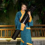 一袭曲裾，梦回秦汉。