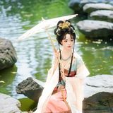 青龙寺的午后，光也放慢了脚步。