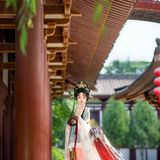 青龙寺的午后，光也放慢了脚步。