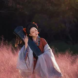 栾红照路 · 粉黛成雾，红袍入秋 第9帧