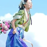 载入风中的少女 · 山野与云 第1帧