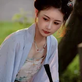橘子味的黄昏｜夏日水岸汉服写真 第5帧