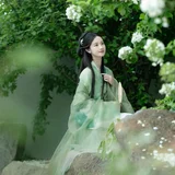 唯愿春日不迟，相逢终有时｜春日绿纱汉服写真 第2帧