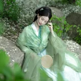 唯愿春日不迟，相逢终有时｜春日绿纱汉服写真 第7帧