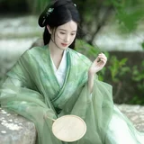 唯愿春日不迟，相逢终有时｜春日绿纱汉服写真 第8帧