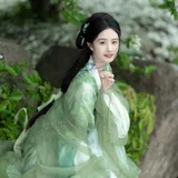 唯愿春日不迟，相逢终有时｜春日绿纱汉服写真 第9帧