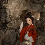 羽衣常带烟霞色｜园林复古汉服写真 第9帧