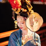 华灯初上夜未央｜大唐芙蓉园夜景汉服写真 第3帧