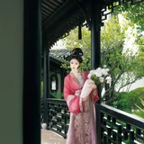 倚花愁不语，独坐抚瑶琴｜园林古琴汉服写真 第14帧