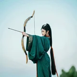 战国袍遇见山海｜墨绿战国袍海边写真 第1帧