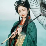 战国袍遇见山海｜墨绿战国袍海边写真 第5帧